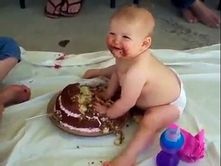 This Little Girl Dives Right Into Her Birthday Cake