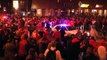 La police asperge une foule de Fans de Football américain avec des gaz lacrymogènes