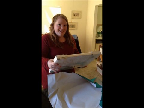 Taylor Swift offers the best present to one of her fans. Crazy...