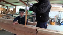 Des charpentiers japonais au top de leur art : bâtiment construit sans clou!
