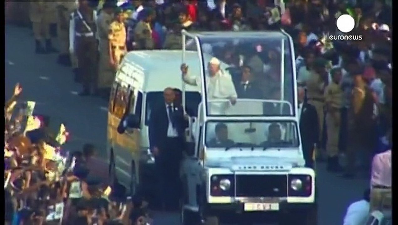 Papst in Sri Lanka: Heiligsprechung bei Messe am Meer