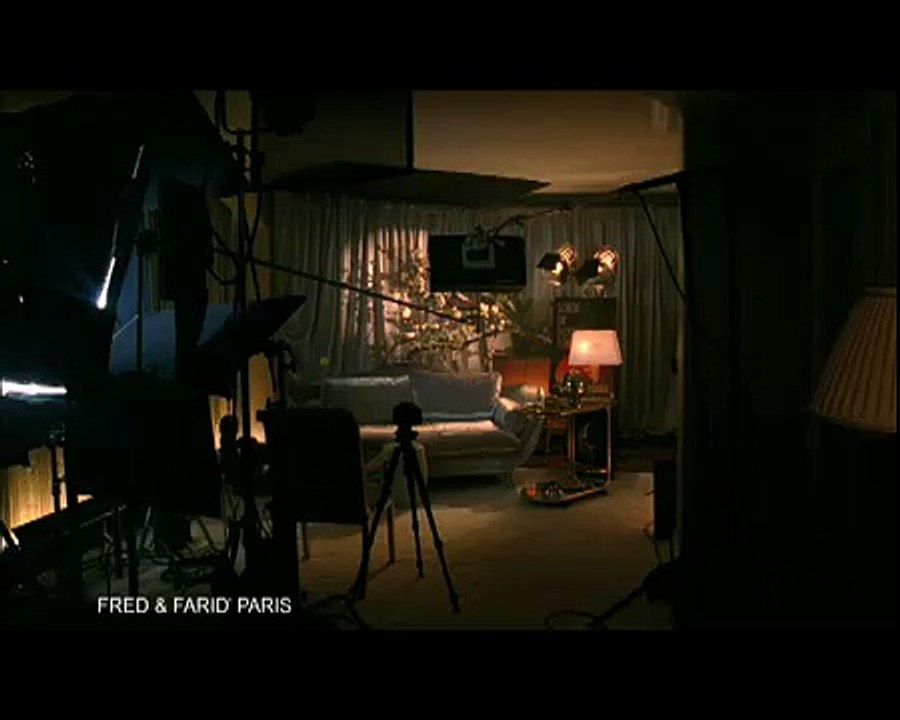 Schweppes (Orangina Schweppes) - soda, "Nouvelle égérie, What do you expect ?" - avril 2011 - teaser