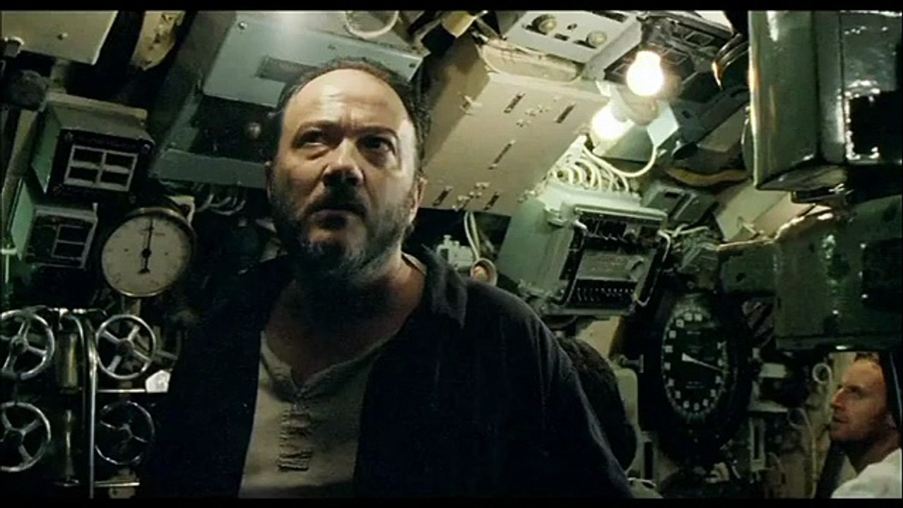 Specsavers Opticians - lunettes - juillet 2010 - "Submarine (Sous-marin)", "Should've gone to Specsavers"