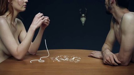 TBWA Paris pour AIDES - association de lutte contre le Sida, «No sex, Pas de préservatif, pas de sexe» - octobre 2014 - perles