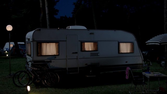 Universal Music Mobile (Bouygues Telecom) - opérateur téléphonique - août 2011 - Caravane , Le forfait est bloqué, mais moi jamais