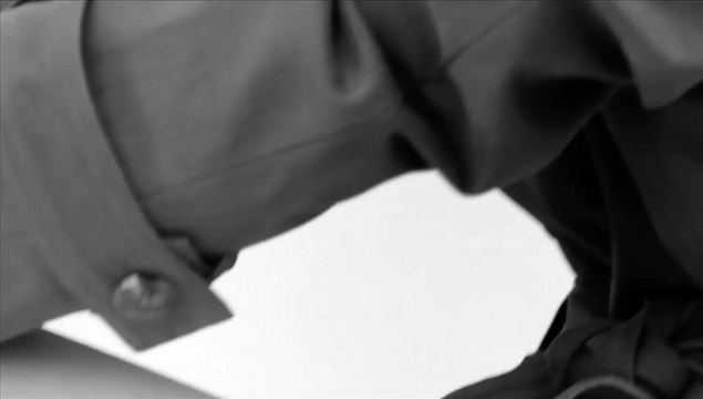 Vicomte A - vêtements et accessoires, You share, they strip, socialstriptease.com - juin 2013 - femme