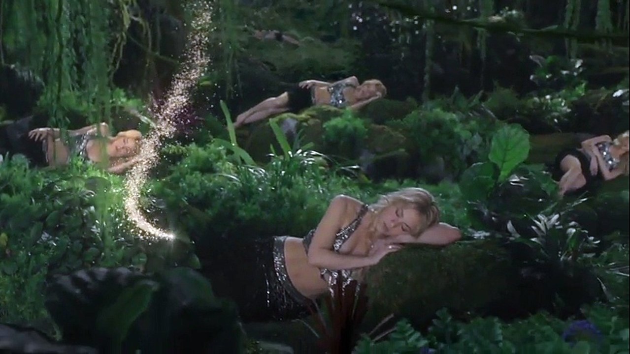 Vinizius Young & Rubicam Barcelone pour Activia (Danone) - yaourt, "Dare to feel good, avec Shakira" - mars 2014