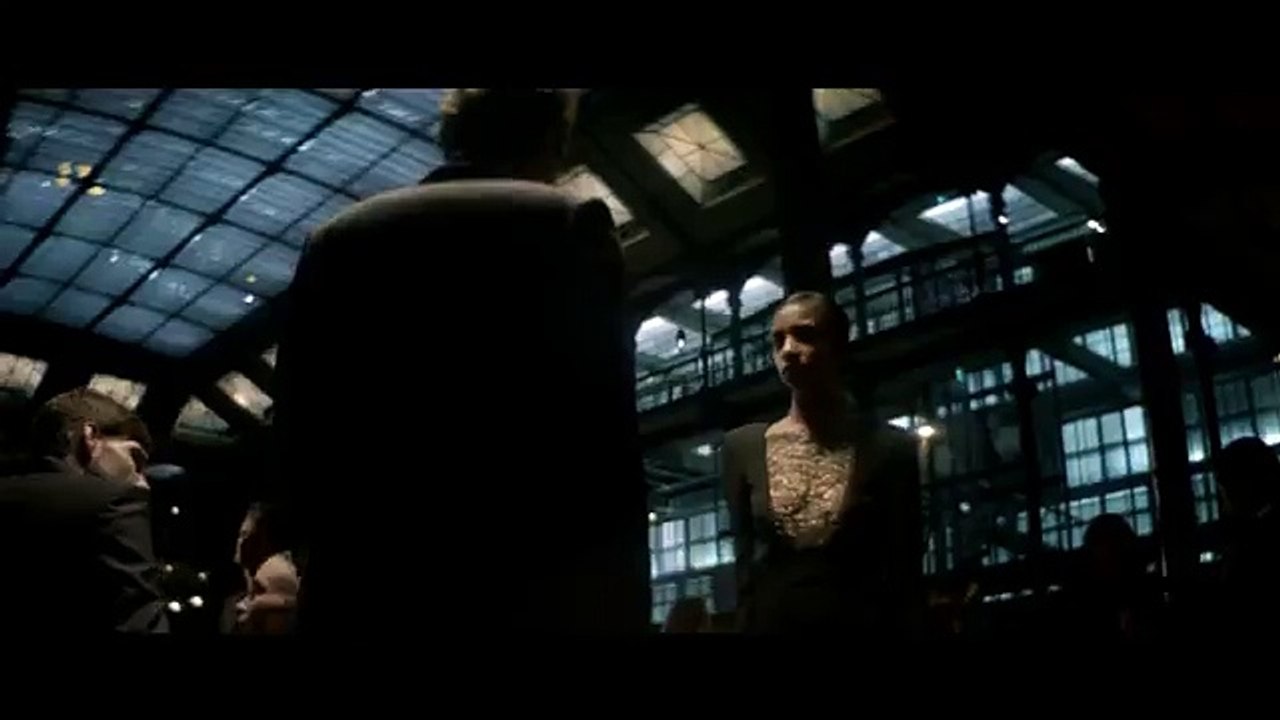 Yves Saint Laurent - parfum La Nuit de l'homme, "La Nuit de l'homme, avec Garrett Hedlund" - juin 2013