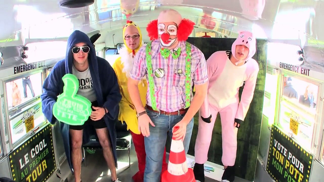 Windows (Microsoft) - système d'exploitation Windows 7 - octobre 2010 - "Back2school, Back2cool", candidat Singer et clown