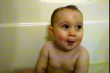 Habituez vous dès aujourd'hui au NON de vos enfants. Un exemple souriant avec cette petite fille