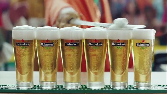 Wieden & Kennedy Amsterdam pour Heineken - bière, «Orange fever» - mai 2014