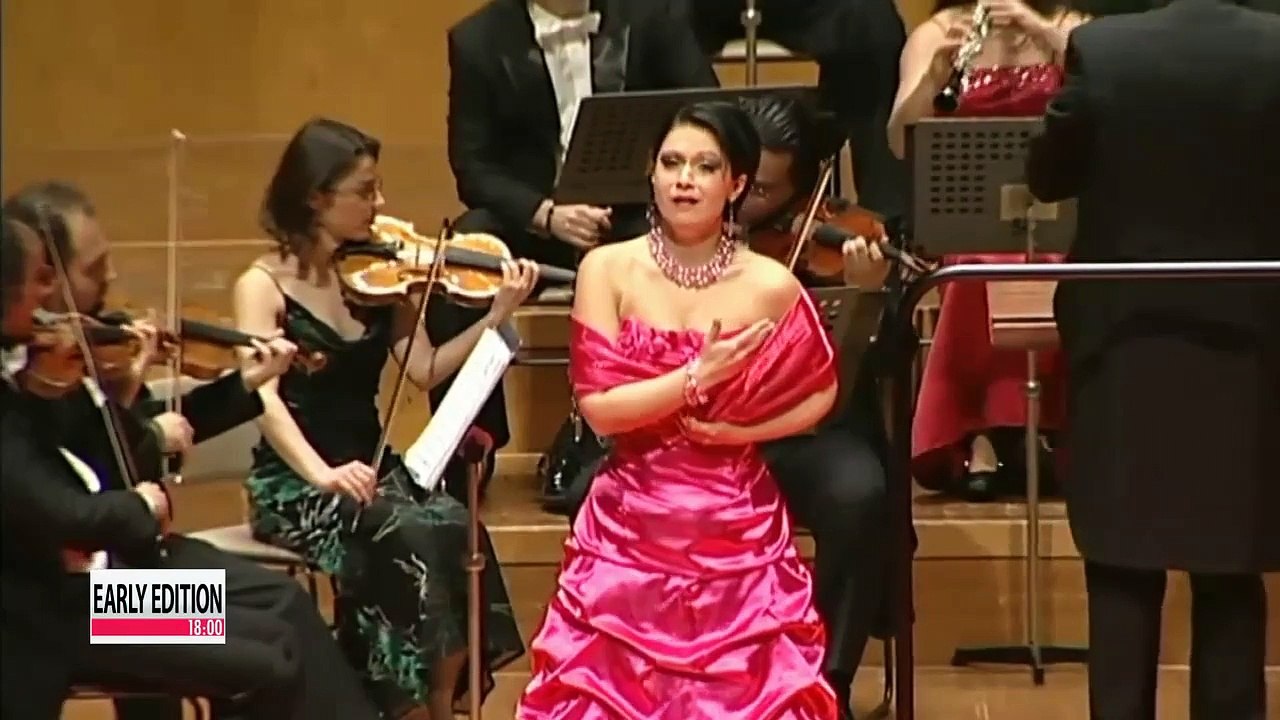 Vienna Waltz Orchestra in Seoul for one night only; special exhibit shows Pompeii relics