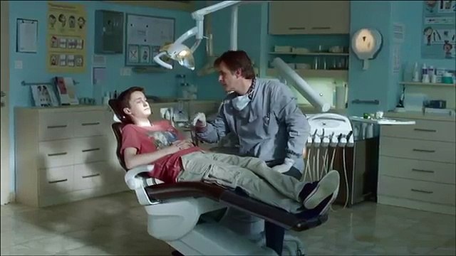 TBWA Paris pour McDonald's - restauration rapide, «No logo» - juillet 2013 - dentiste