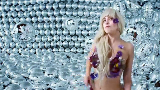 VCCP Londres pour O2 - opérateur téléphonique, Balloon, avec Lady Gaga - octobre 2013