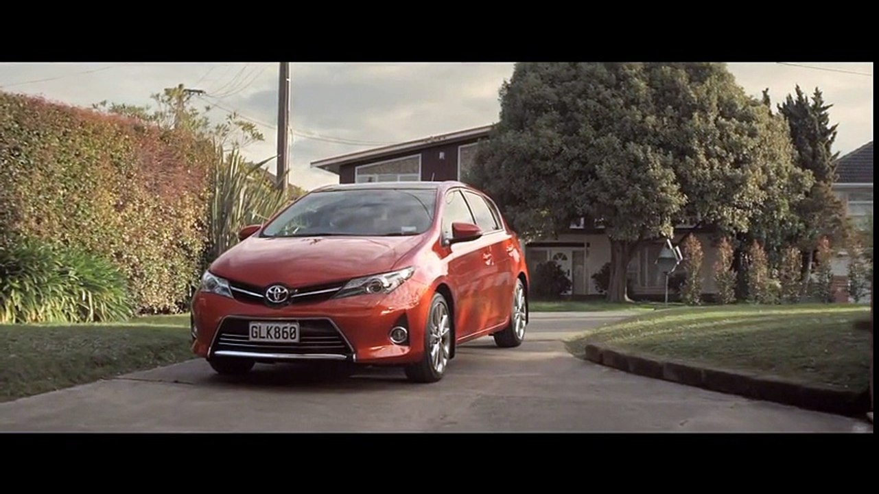 Toyota - voiture Toyota Corolla, "Cat (chat)" - octobre 2012
