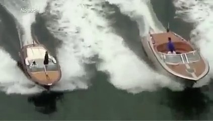 Hewitt et Federer jouent au tennis de bateau à bateau