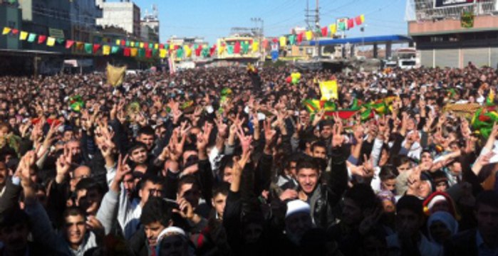 Biji Serok Apo Sloganına 'İfade Özgürlüğü' Beraatı