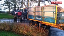 Echalotes. 300 tracteurs convergent vers Morlaix