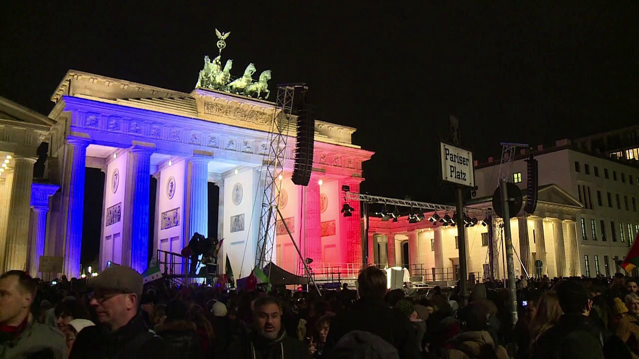 Mahnwache für 'weltoffenes und tolerantes Deutschland' in Berlin