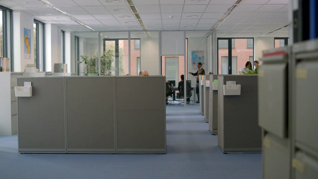 Voyages-SNCF.com - agence de voyages, C'est le moment de partir. - novembre 2012 - open space tong, hôtels