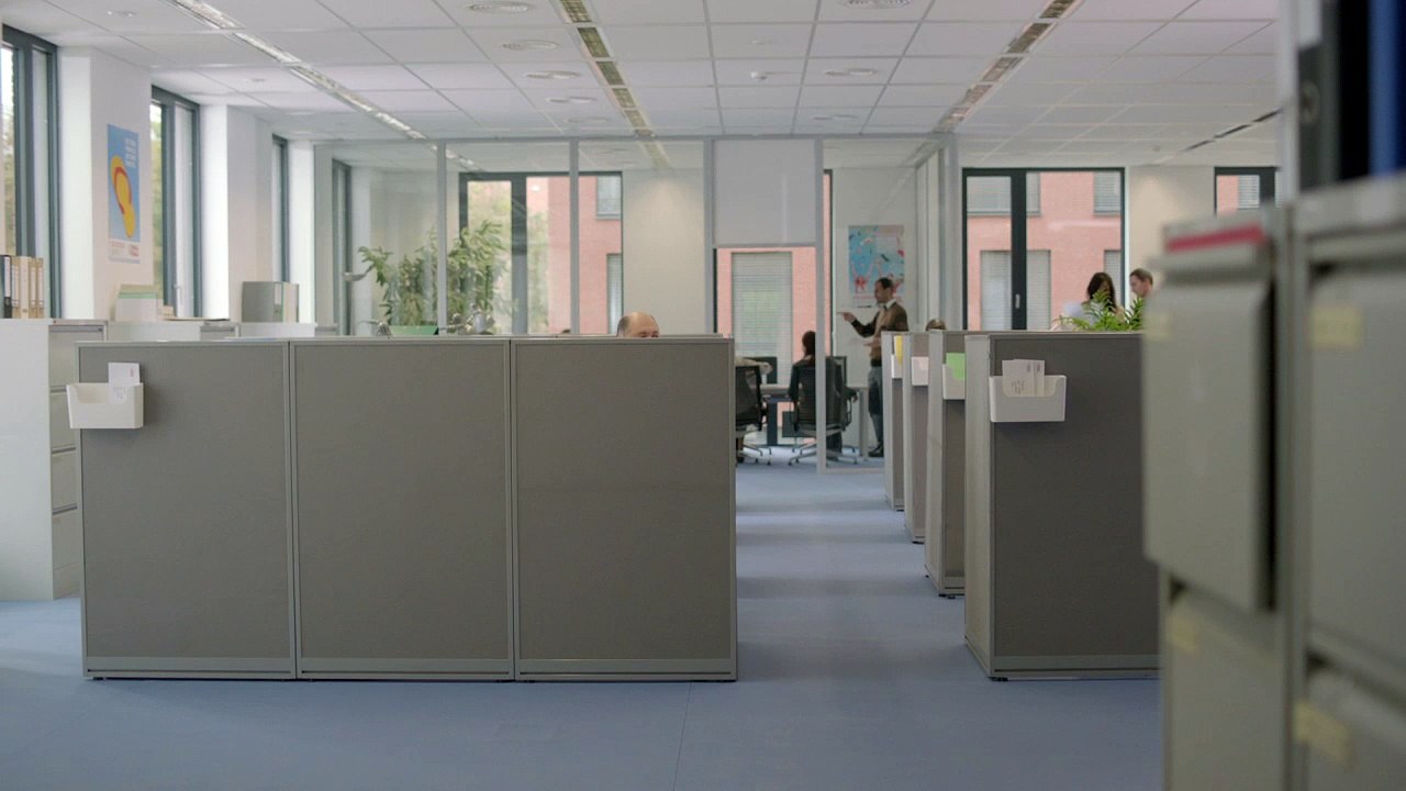 Voyages-SNCF.com - agence de voyages, "C'est le moment de partir." - novembre 2012 - open space tongs, petits prix