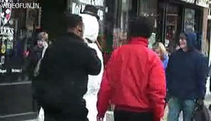 Scary Snowman Terrorizes Boston Funny(wapking.cc)