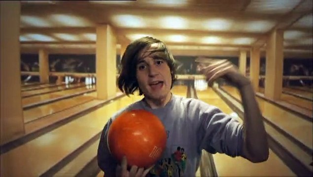 Universal Music Mobile - forfait téléphonique - août 2009 - Jeunes et limités , A quoi ça sert d'être jeune si on ne peut pas en profiter ?