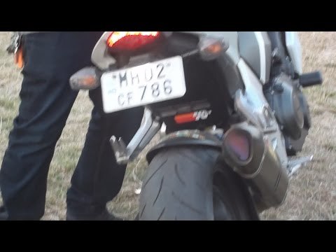 Honda CB1000 Erupts Flames From Akrapovic Exhausts In Mumbai At 2015 Parx Super Car Show