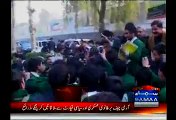 A Very Warm Welcome Of Imran Khan & Reham Khan By APS School Students - Must Watch