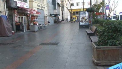 Kadıköy'de Şüpheli Çantadan Kitap Çıktı