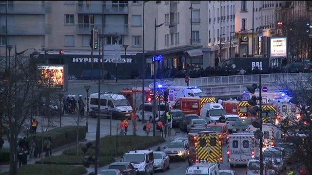 Assaut des forces de l'ordre dans la prise d'otages porte de Vincennes