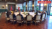 Cumhurbaşkanı Erdoğan, Cumhurbaşkanlığı Sofrası'nda Akademisyen ve Fikir İnsanlarını Ağırladı
