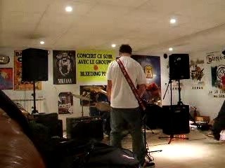 Bleeding Pigs - Mur de honte (repete)