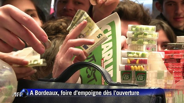 Nouveau Charlie Hebdo: les kiosques dévalisés partout en France