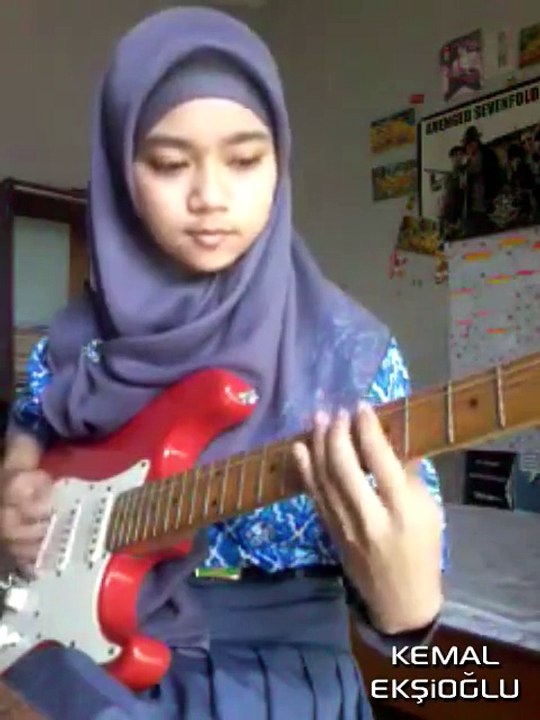 Lamb of God - Hourglass Şarkısını Çalan Hanım Kız