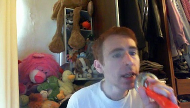 Wiwi égratigne ghetto love de Karl Wolf & Kardinal Offishall