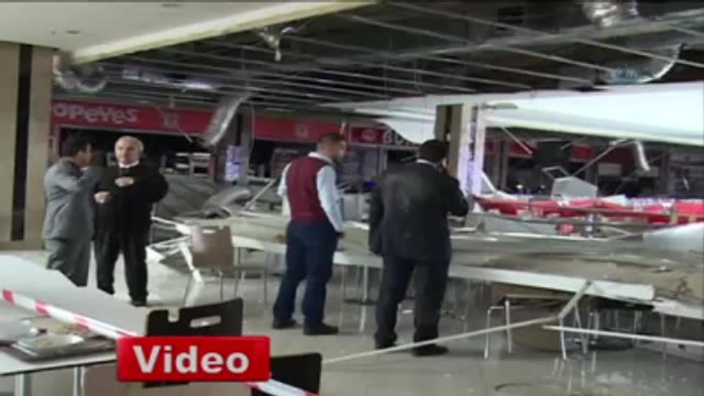 Alışveriş Merkezinin Çatısı Çöktü