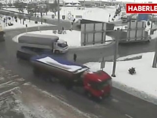 Araç Kuyruğu Mobese Kamerasına Yansıdı