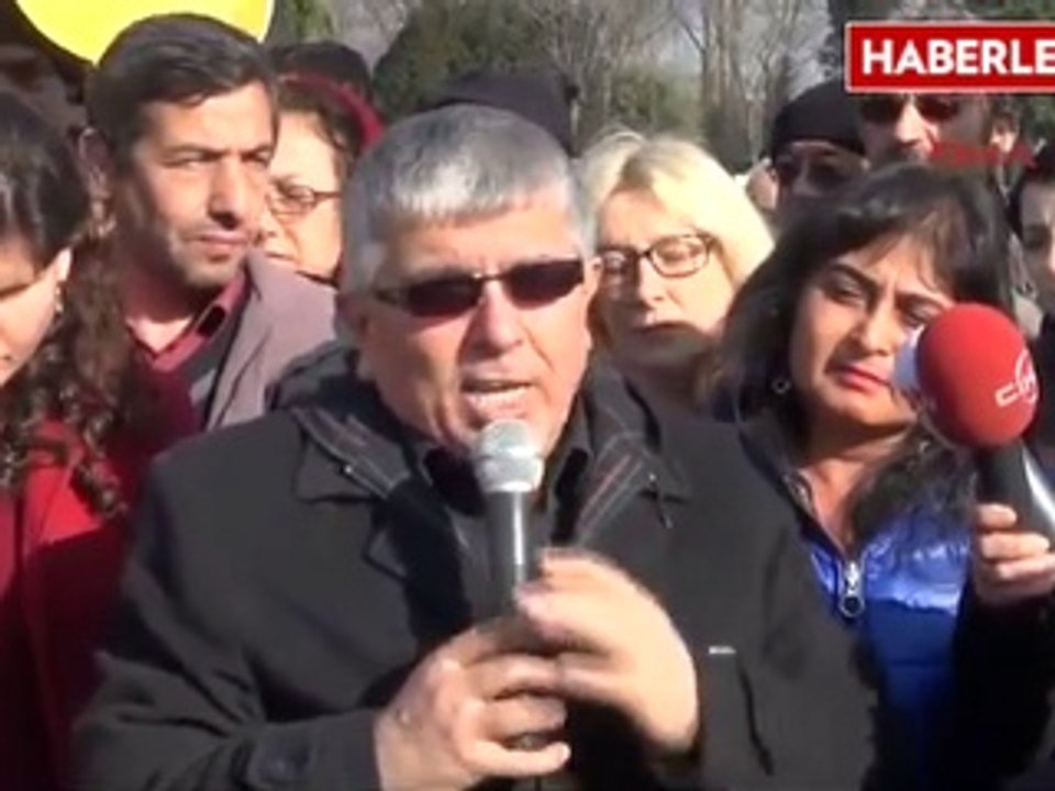 Yenidenengellilerden İbb Önünde Ulaşım Hakkı Protestosu