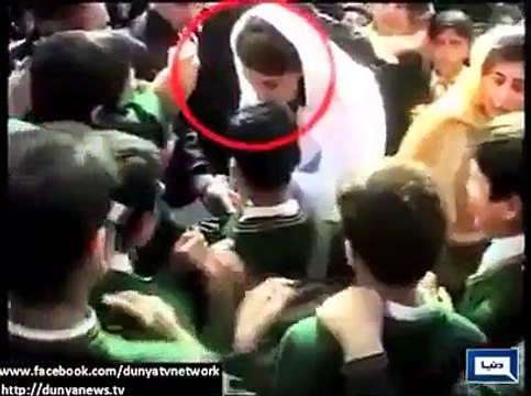 Unseen Video of Army Public School Students Showing their Love for Imran Khan and Reham Khan
