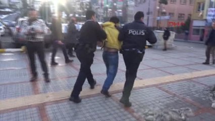 Rize?de Polisle, Kimlik Göstermeyen Kişi Arasında Arbede