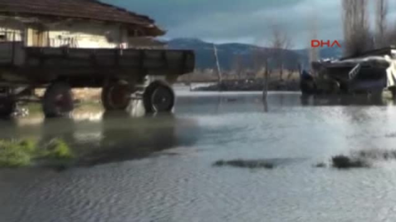 Denizli Sağanak Yağmurla Eriyen Karlar Taşkınlara Neden Oldu