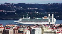 Crucero MSC saliendo del puerto de A Coruña