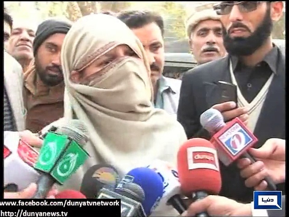 Peshawar_ Bereaved families chant 'Go Imran Go' as Khan reaches to visit APS with wife
