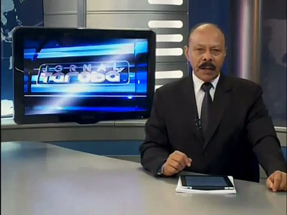 Carreta com milho tombou no distrito de Sede Alvorada 130115