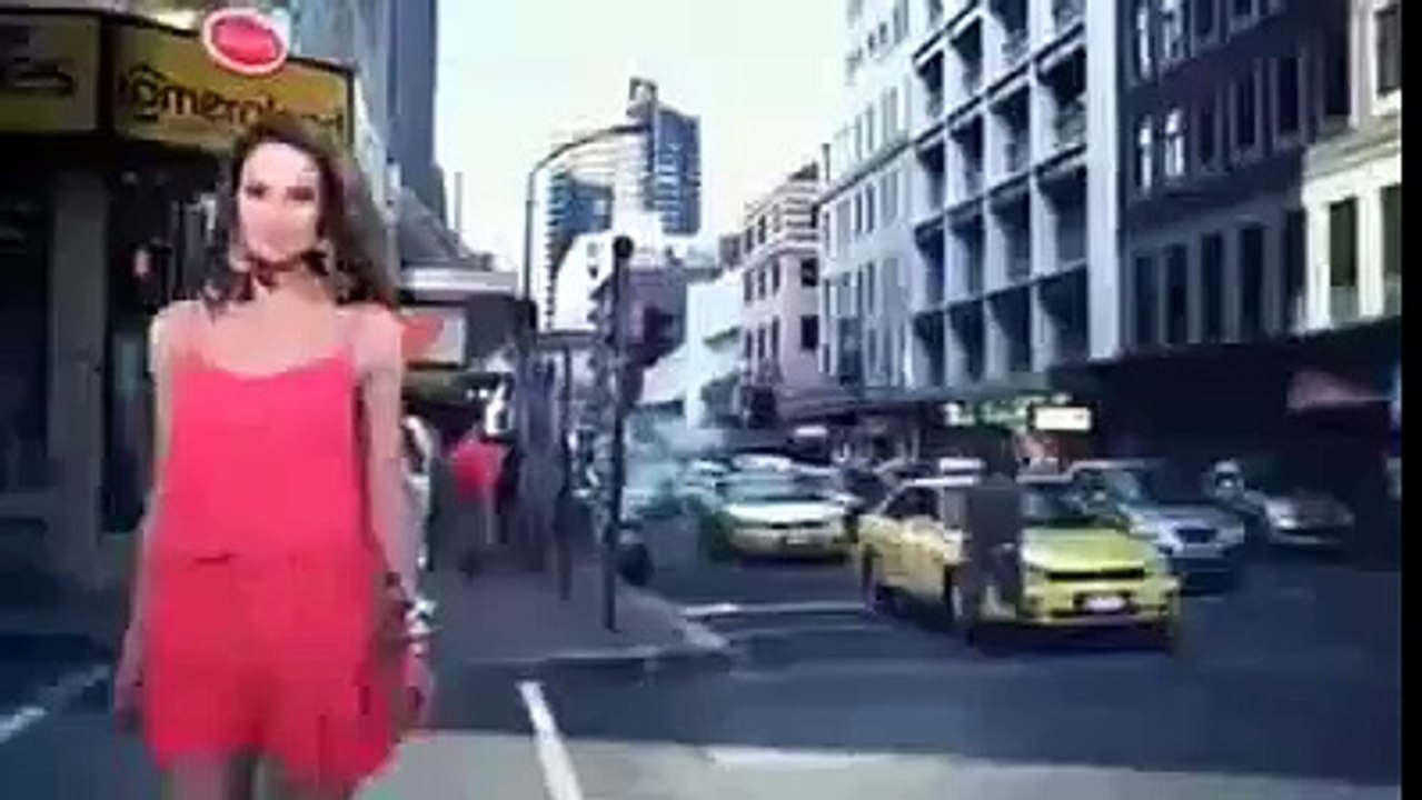 Being Beautiful Is Dangerous..!! Lolz