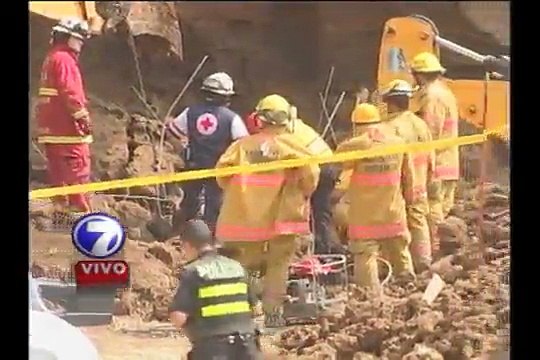 Caída de Muro de contención deja un fallecido y un herido en Santa Ana