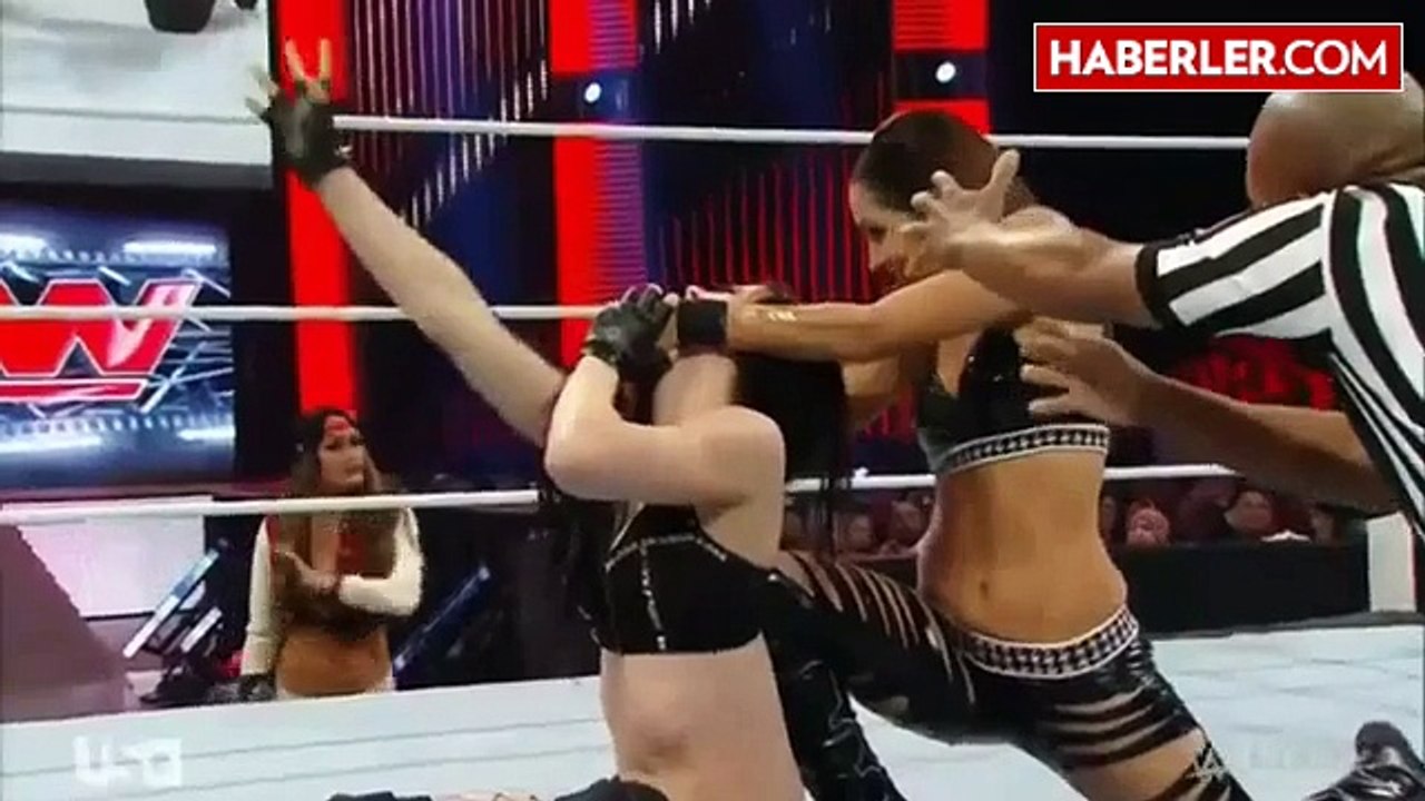 Female fighter lost the match going crazy !