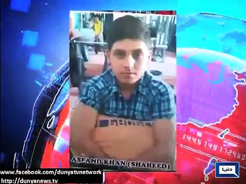 Bereaved parents protest as Imran Khan's motorcade reaches APS Peshawar.