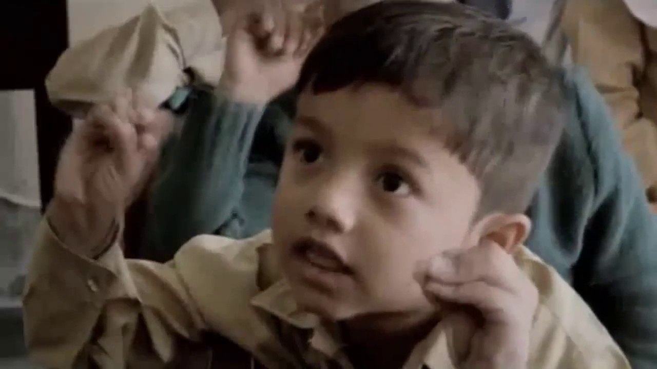 Bara Dushman Bana Phirta Hai Pakistan ARMY SONG 2015 (HD)